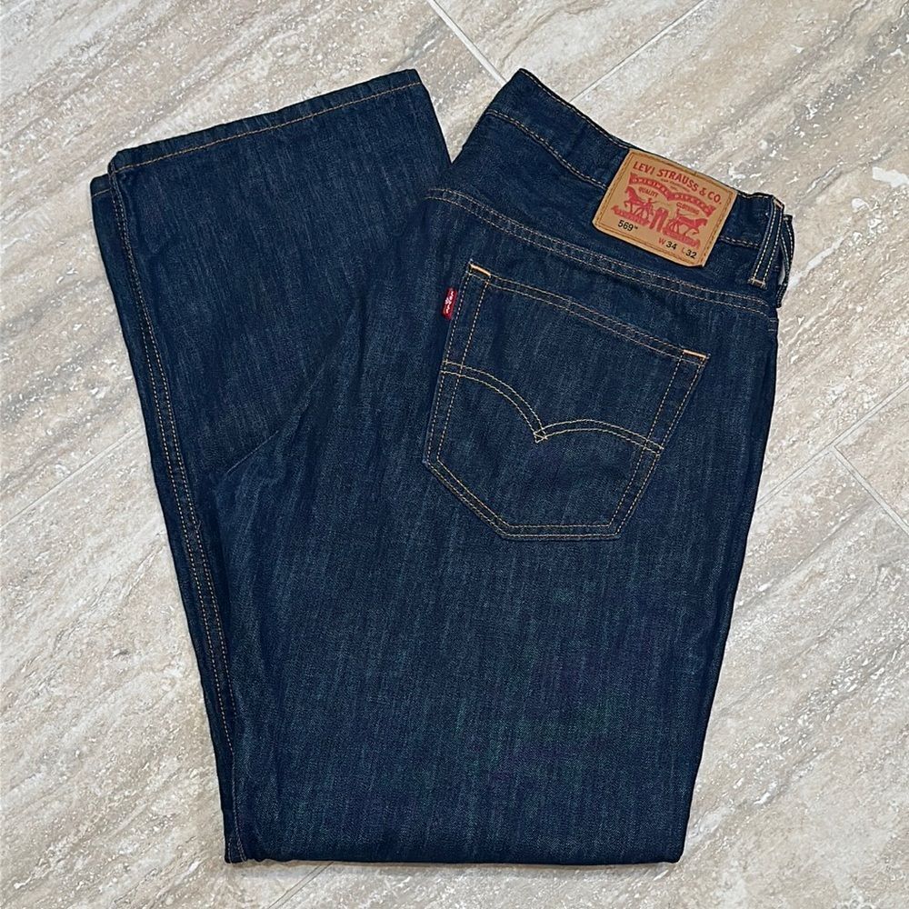 NWOT Levi’s 569’s dark denim 34 x 32